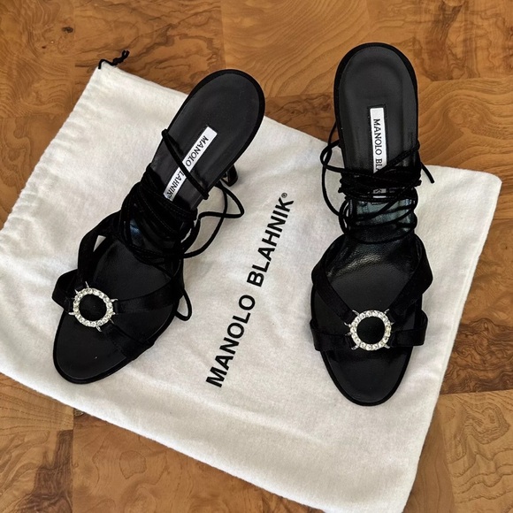 Vintage Manolo Blahnik Tie Up Heels With Crystal Embellishment - Picture 8 of 8